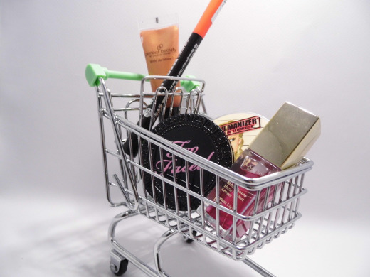 online shopping smartphone cart